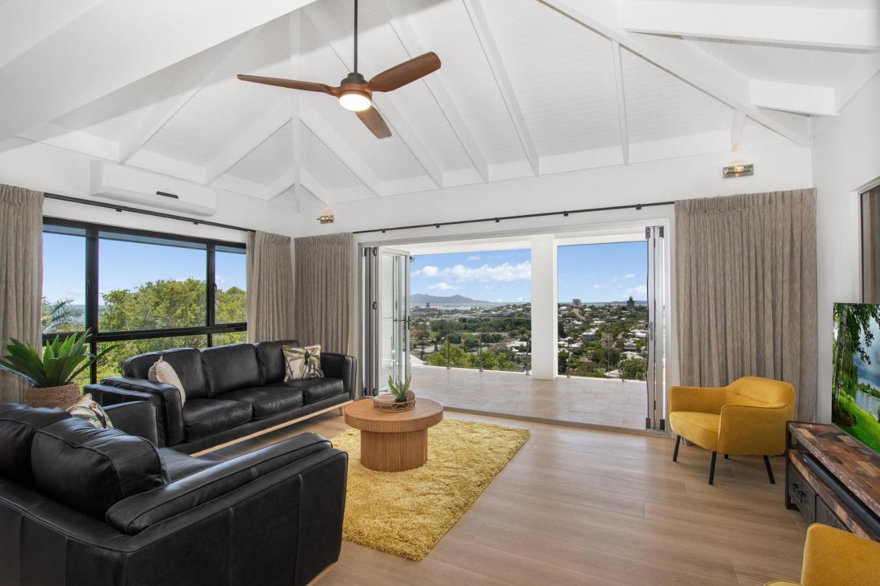 'allawah' - Ocean And View Group Sized Luxury. Townsville