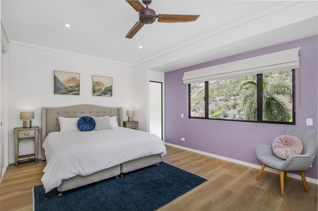 'allawah' - Ocean And View Group Sized Luxury. Holiday home