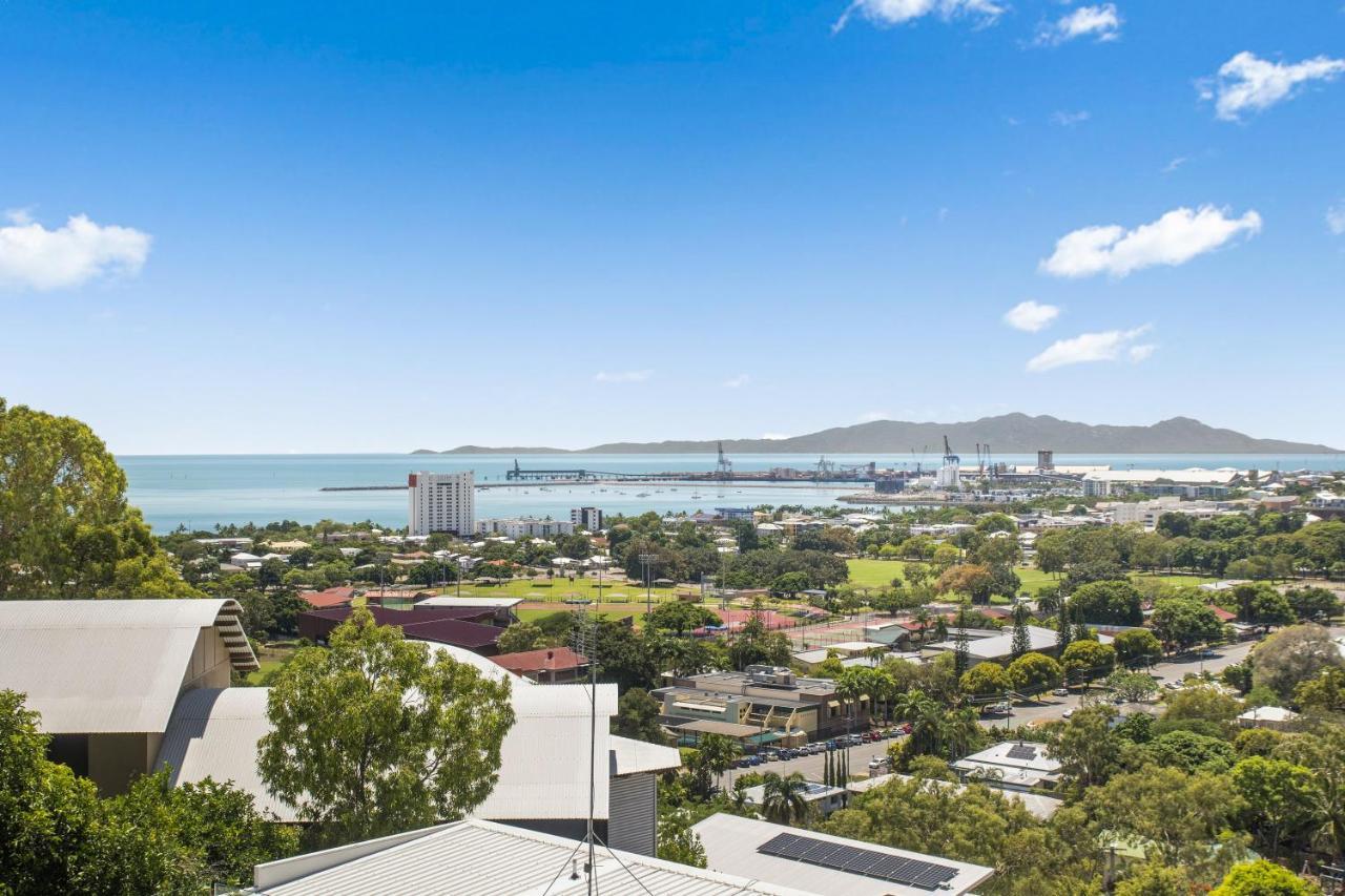 'allawah' - Ocean And View Group Sized Luxury. * Townsville