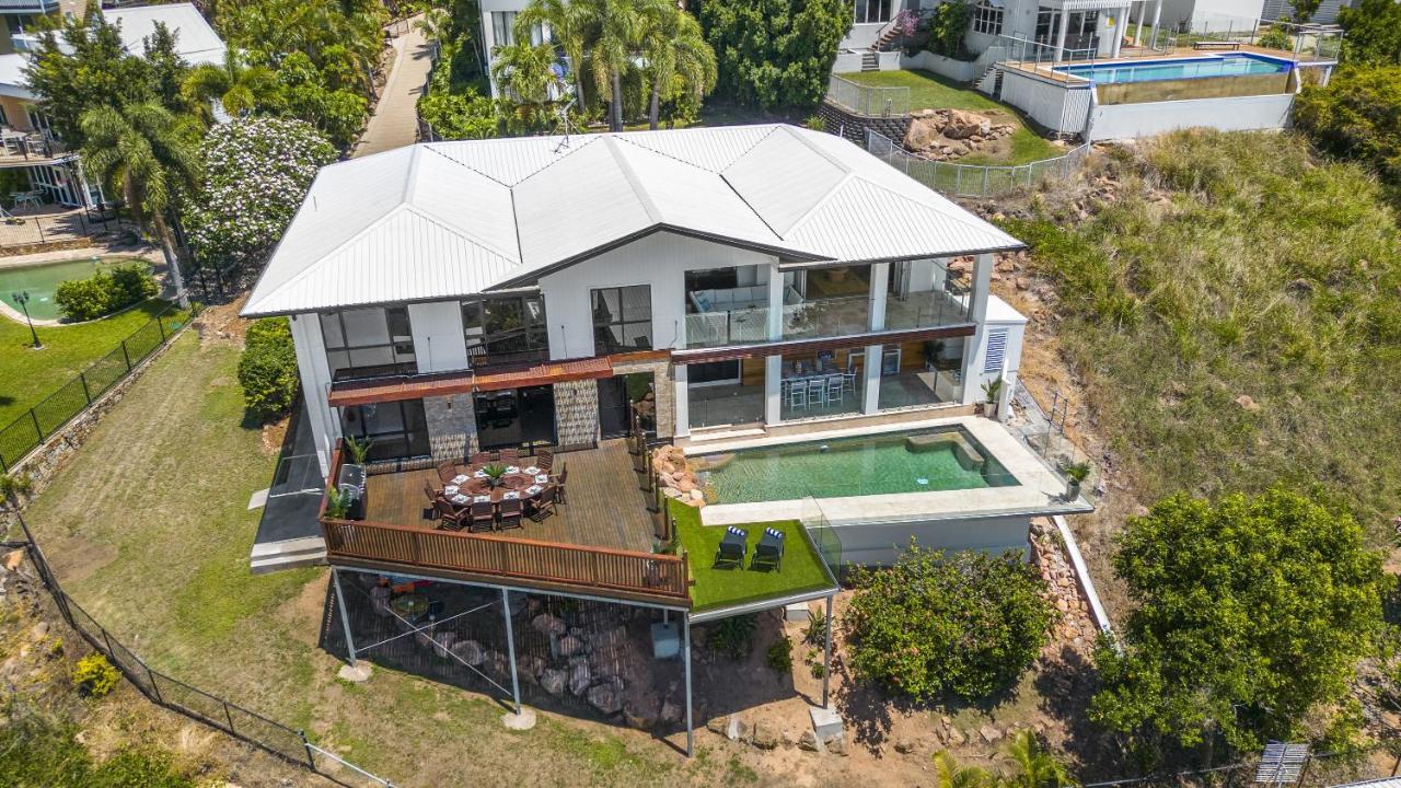 'allawah' - Ocean And View Group Sized Luxury. * Townsville
