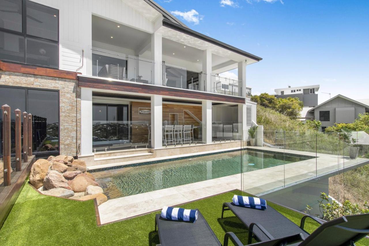 Holiday home 'allawah' - Ocean And View Group Sized Luxury. Townsville