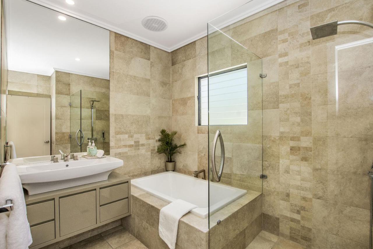 'allawah' - Ocean And View Group Sized Luxury. Townsville